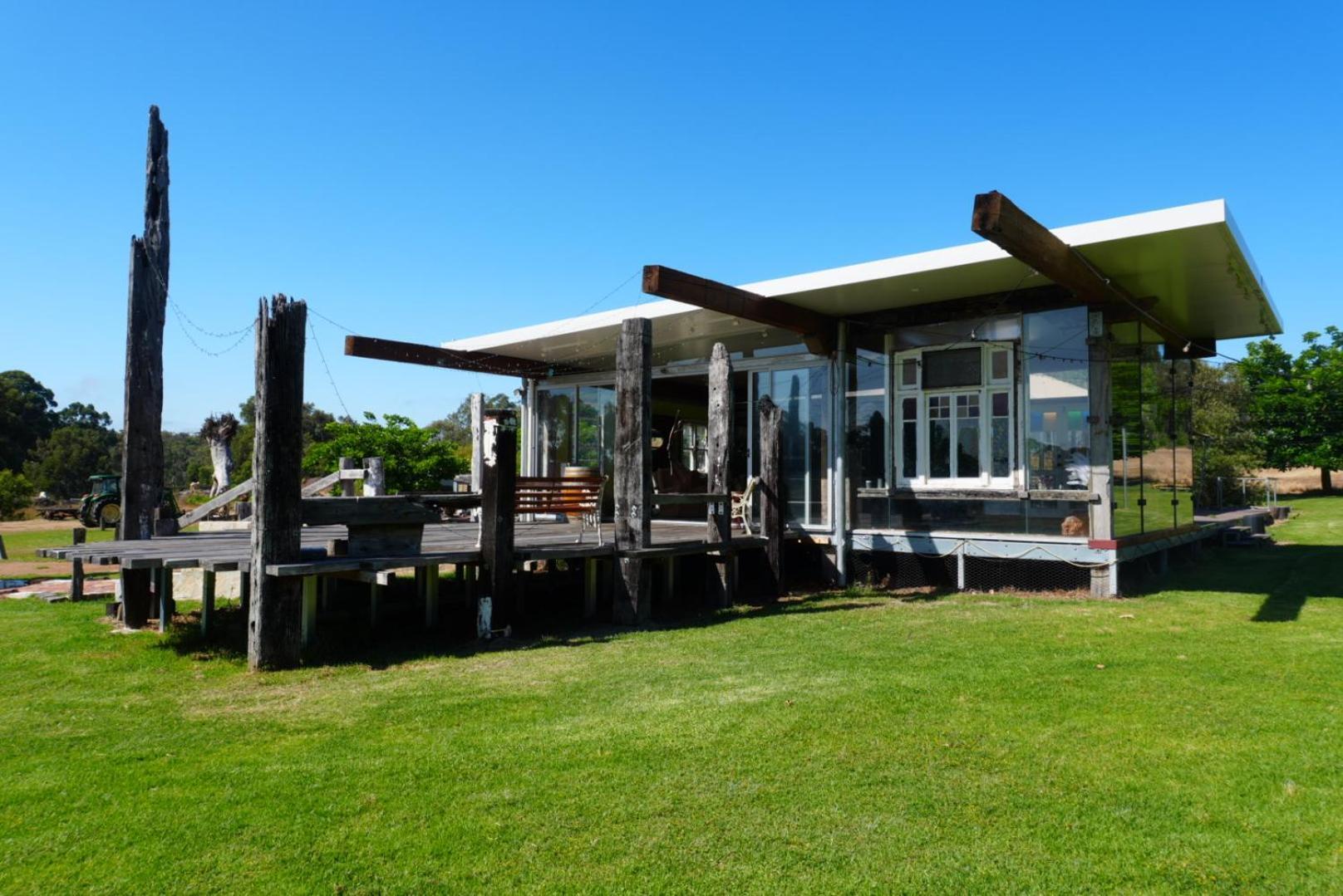 Silversprings Spa Retreat Pet Friendly Cottages And Glampings Metricup Esterno foto