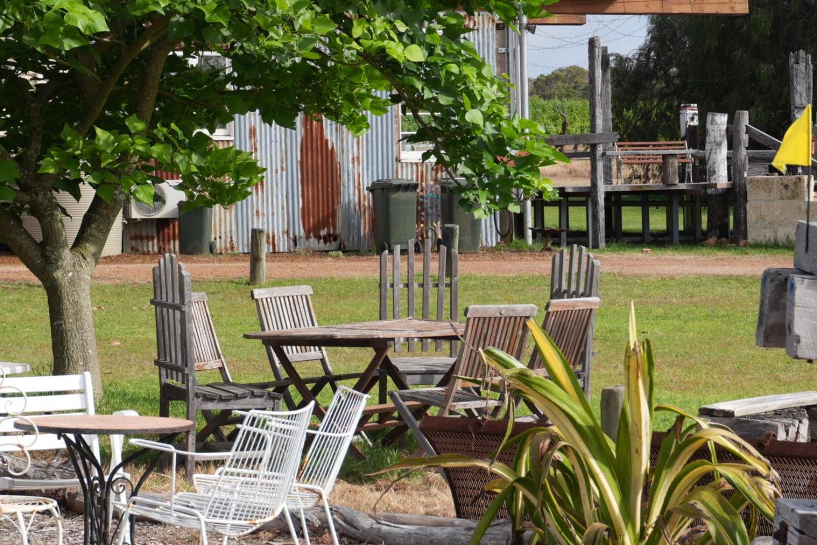 Silversprings Spa Retreat Pet Friendly Cottages And Glampings Metricup Esterno foto